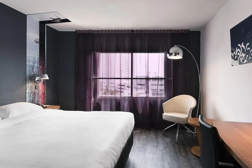 Doubletree By Hilton Rotterdam Centre Hotell