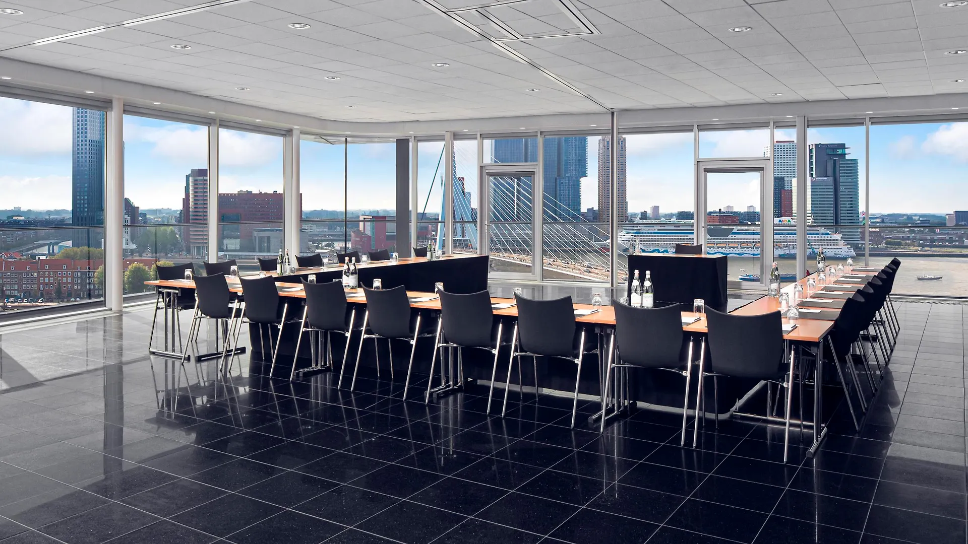 Doubletree By Hilton Rotterdam Centre Otel 4*,