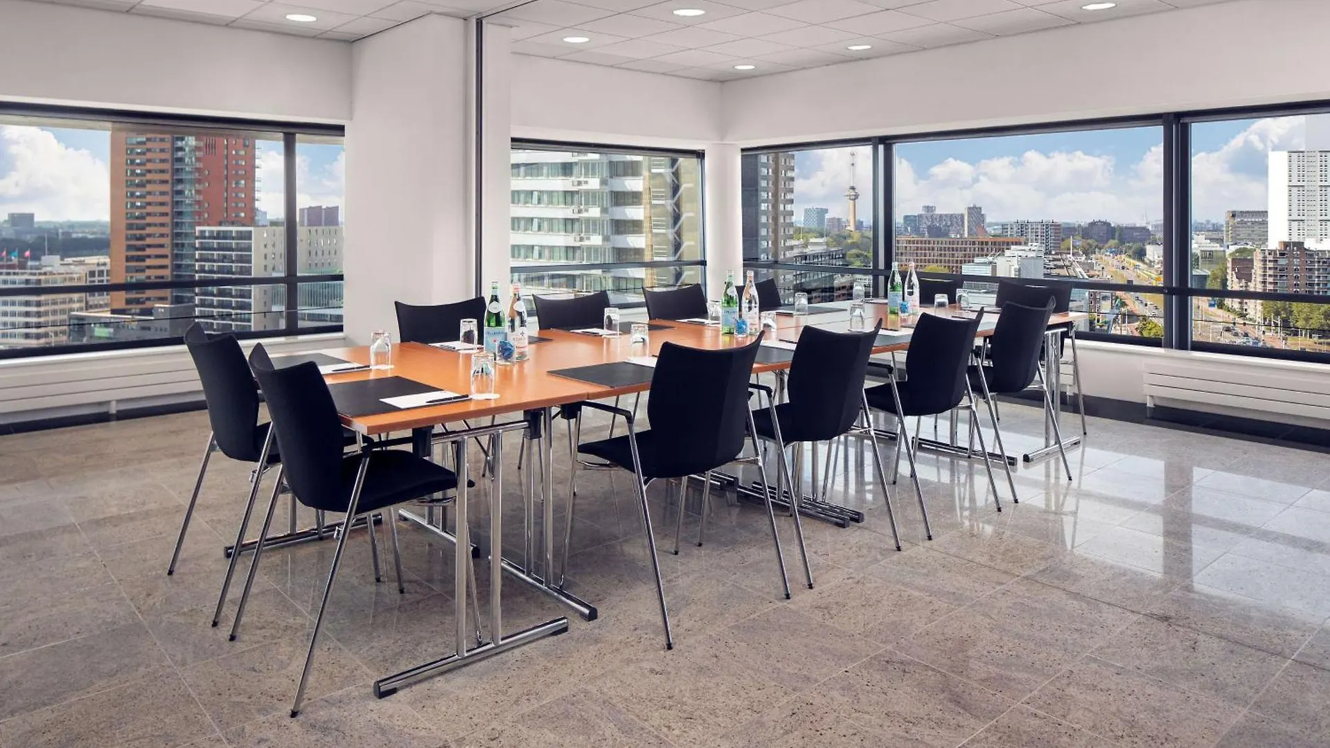 Doubletree By Hilton Rotterdam Centre Hotel 4*,