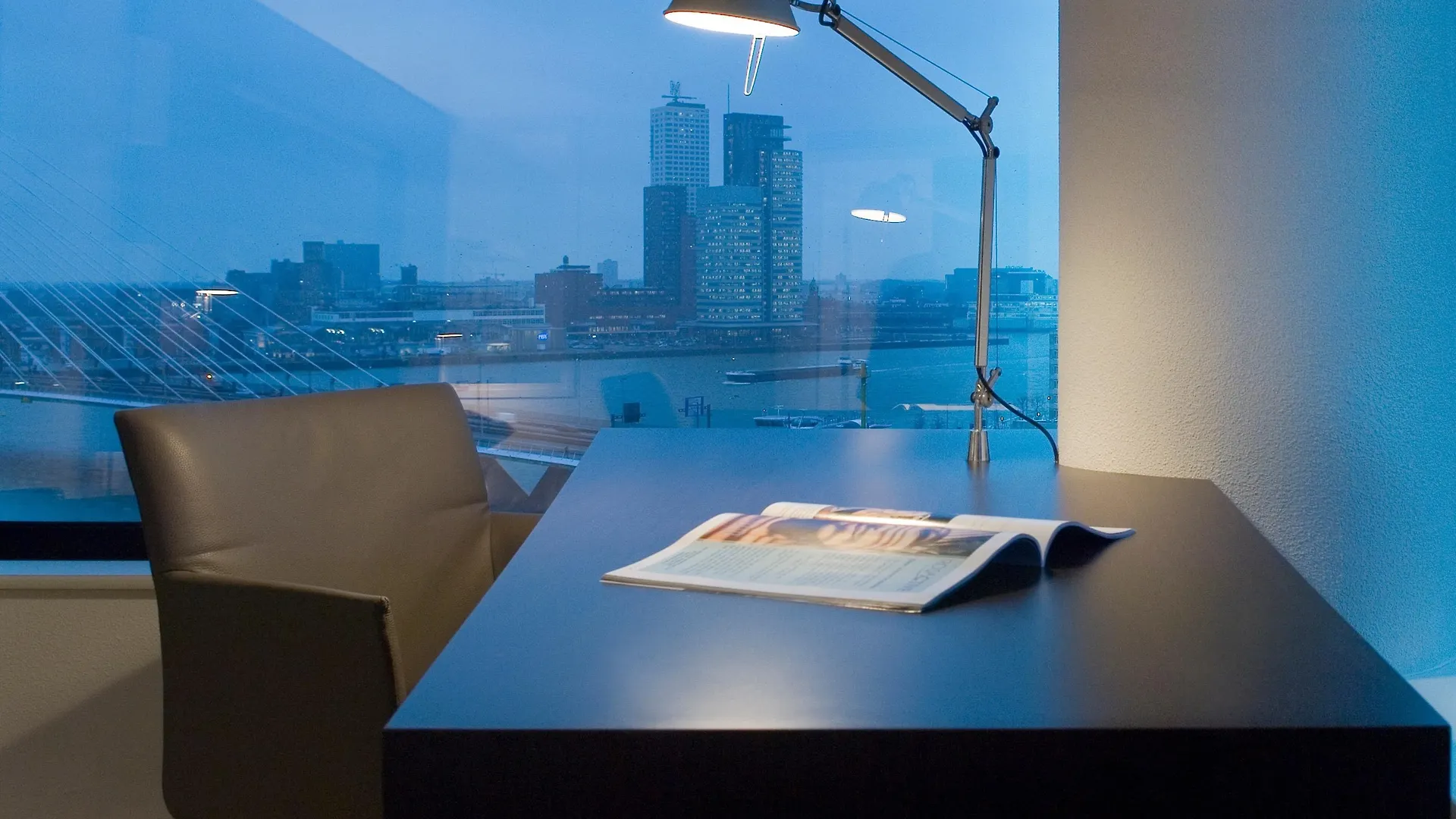 Inntel Hotels Rotterdam Centre 4*,